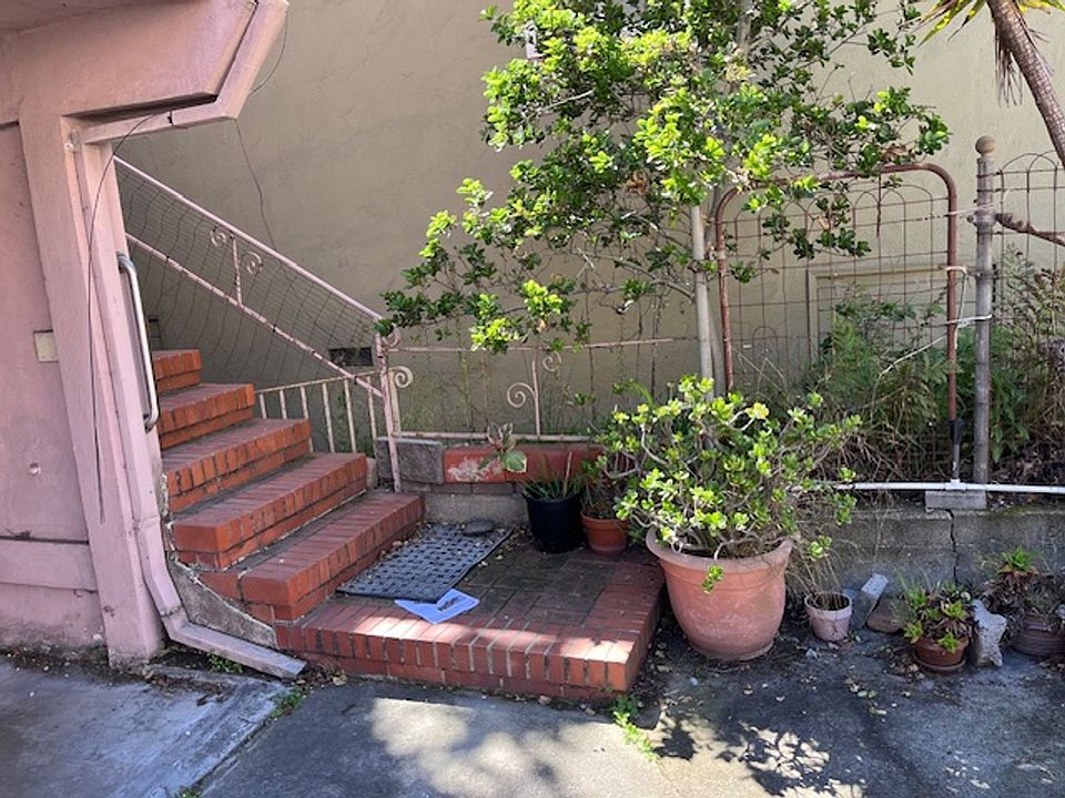 1st image of 5428 Claremont Ave #5428B