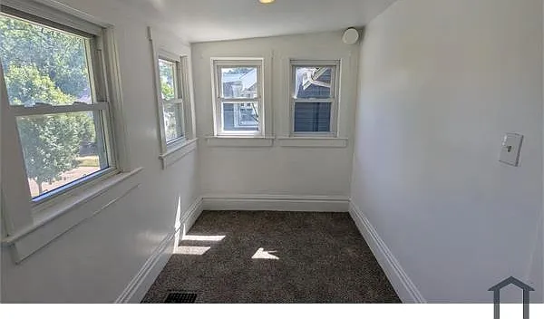 443 W Thornton St — Photo 25