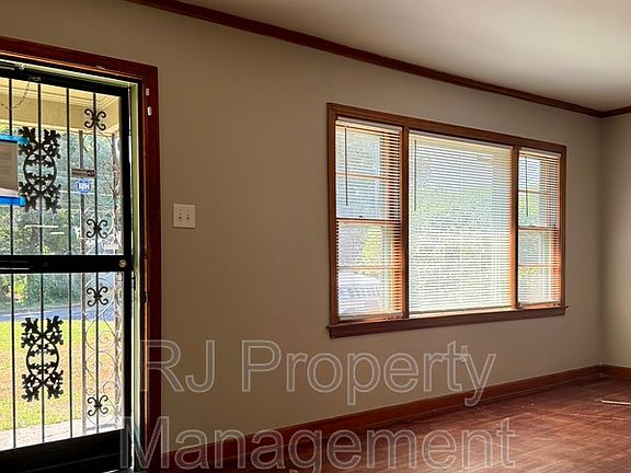 4th image of 1834 Saint Elmo Ave