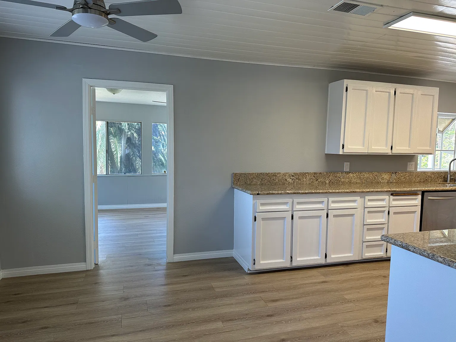 2 bed, 1.5 bath, 1325 sqft, $3,950 — Photo 4