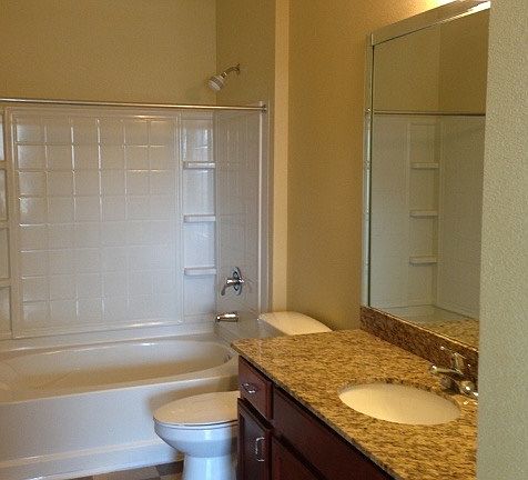 5th image of 1211 Continental Dr