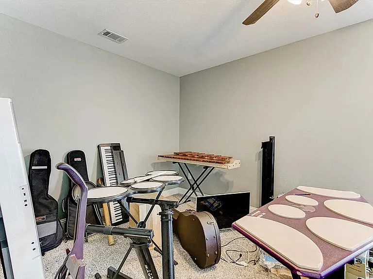 2313 W Devitt St — Photo 12