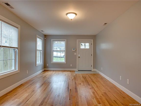 2nd image of 446 Woodlawn Avenue Ext