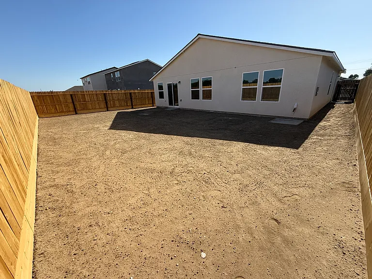 1735 S Harris St — Photo 4
