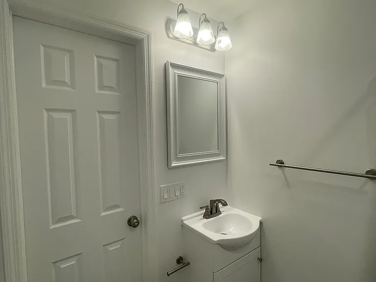 653 Jersey Ave #C — Photo 10