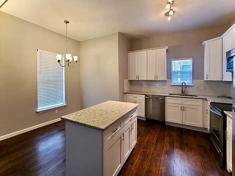 228 Lotus St #201 — Photo 2