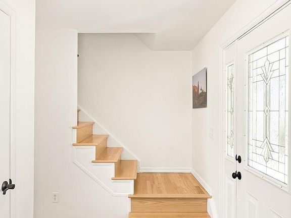 3rd image of 4872 Earle Cir