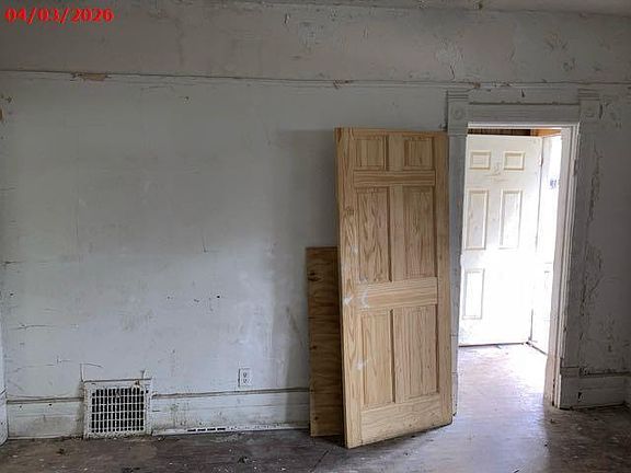 3rd image of 2818 N Palmer AVENUE