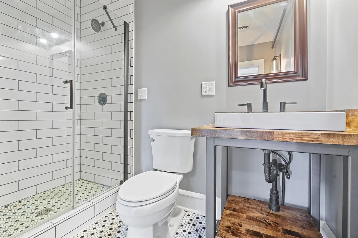 Building Photo - 72 Pershing St #1