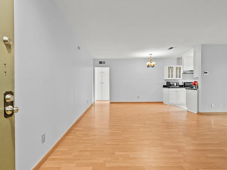 5055 Coldwater Canyon Ave #217 — Photo 11
