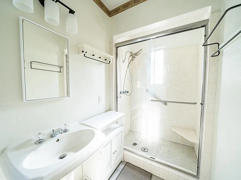 3605 Dove Ct — Photo 11