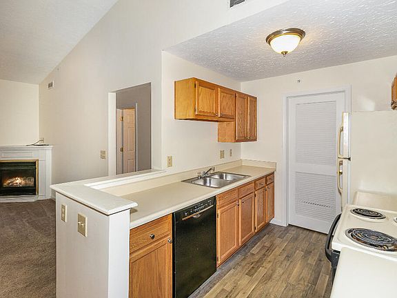 4th image of 551 Napa Valley Ln APT 10