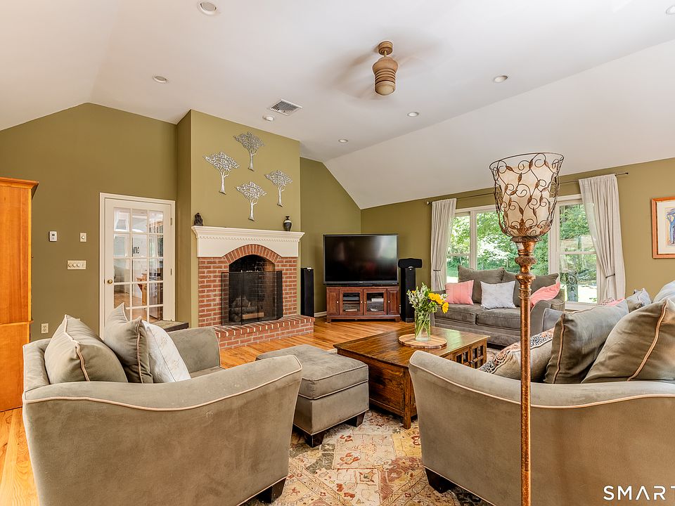 1st image of 17 Sweet Meadow Road