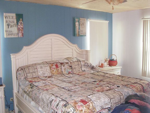 Master Bedroom King Bed 