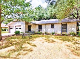 1419 NE 8th St, Smithville, TX 78957