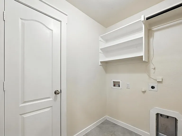 1581 Ferguson Dr — Photo 20