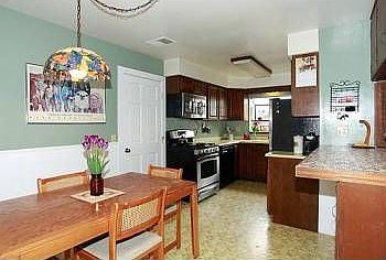 3rd image of 2460 Maywood Dr