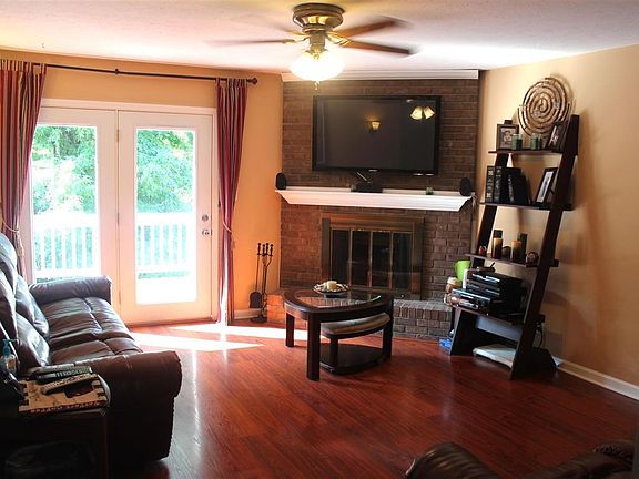 4th image of 8433 Yorkridge Ct