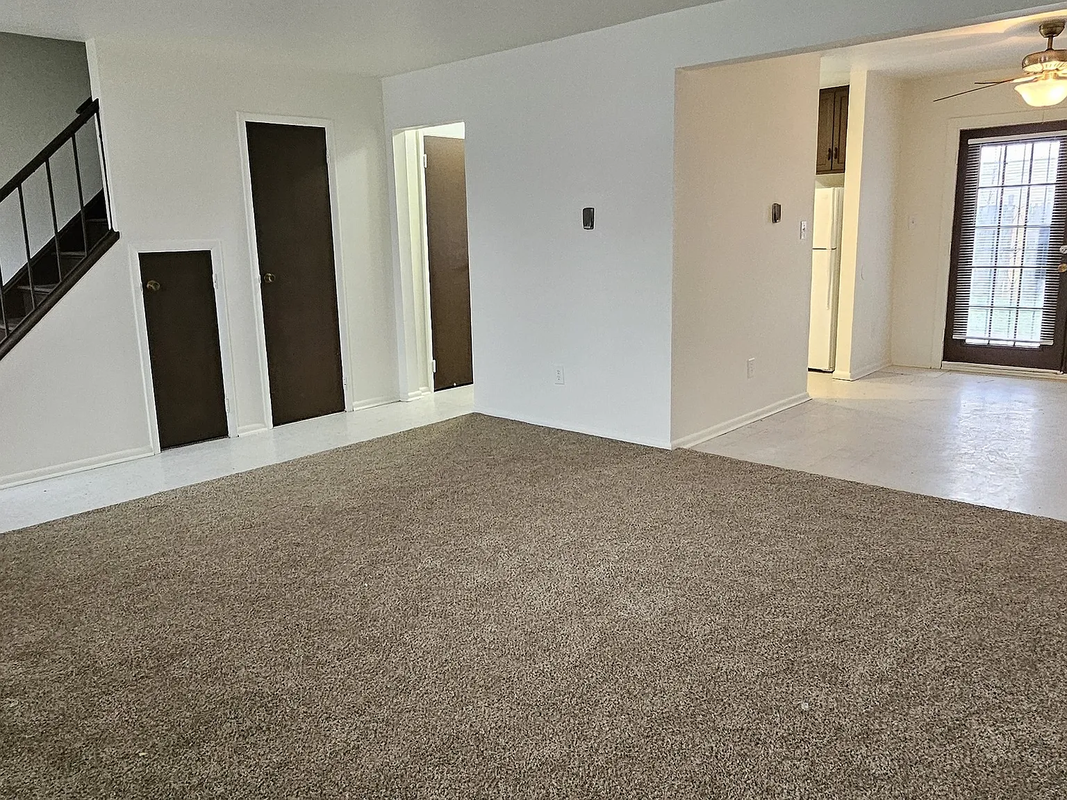 3 bed, 1.5 bath, 1320 sqft, $1,150 — Photo 2