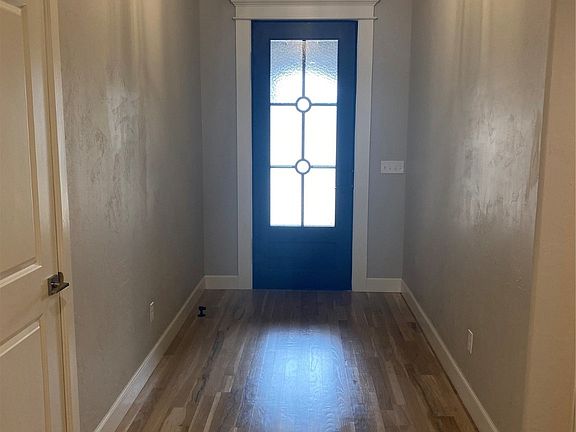 3rd image of 804 N 88th St