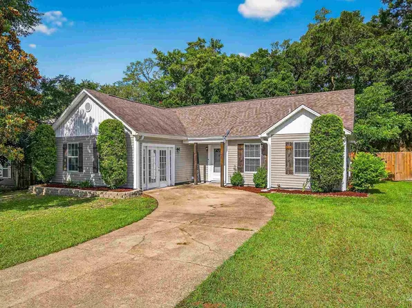 311 Robinhood Ln, Pensacola, FL 32526
