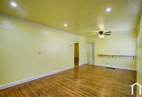 3rd image of 8015 Hillside St