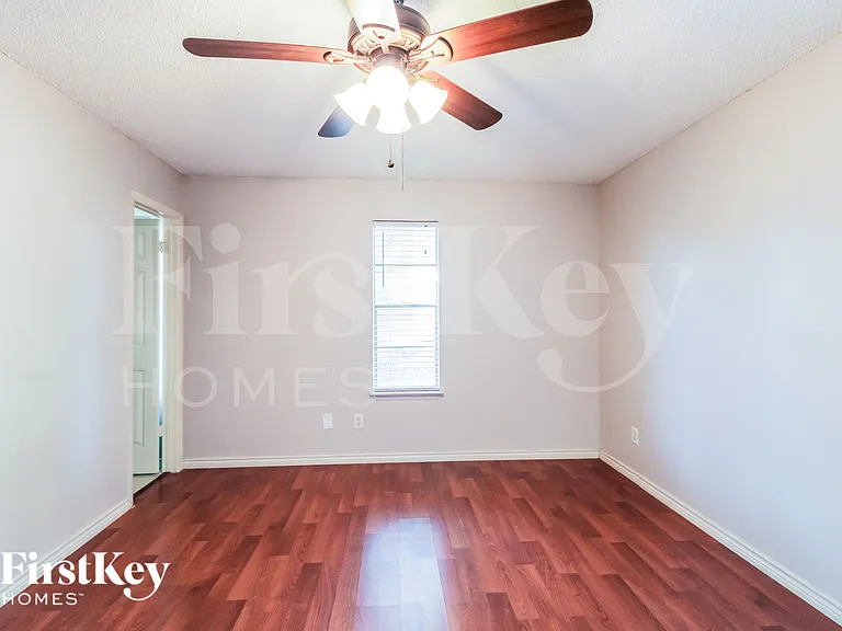 918 Cheyenne Meadows Dr — Photo 13
