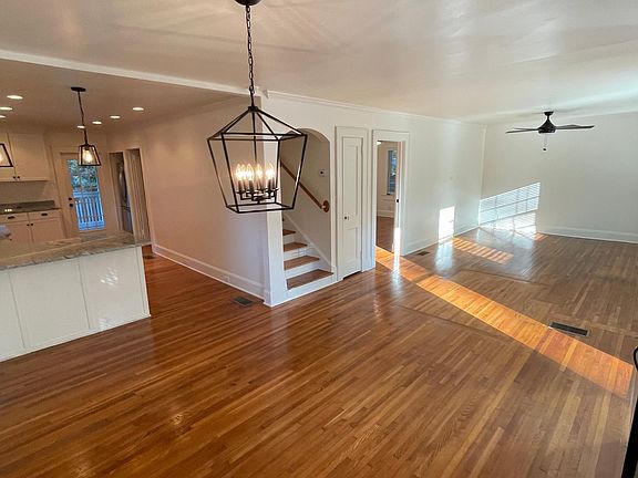 3rd image of 211 Mingus St