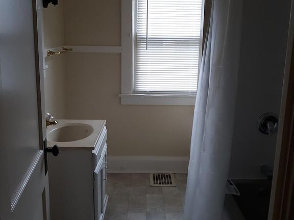 4th image of 2327 Buckeye Cir