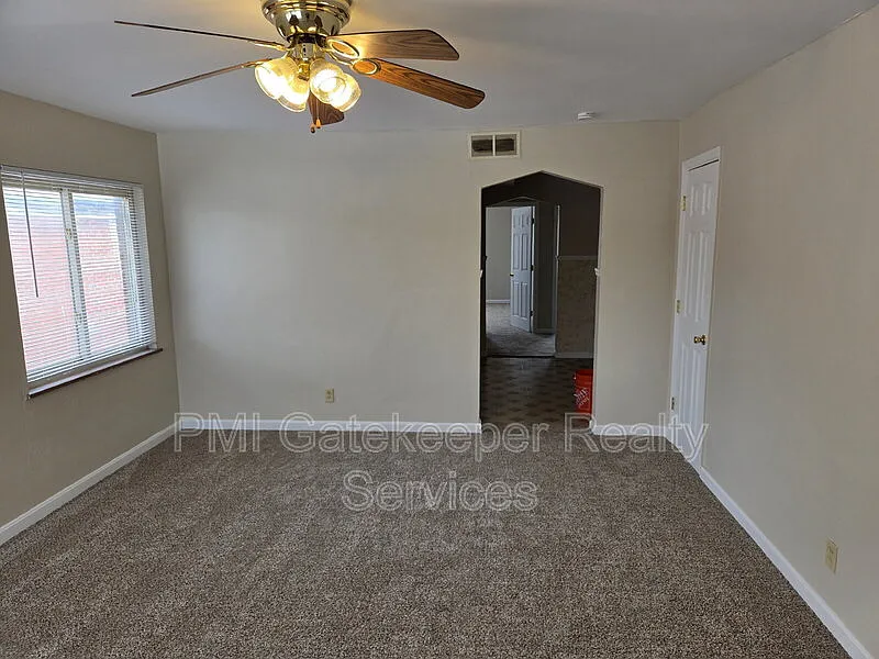 2 bed, 1.0 bath, 750 sqft, $850 — Photo 3