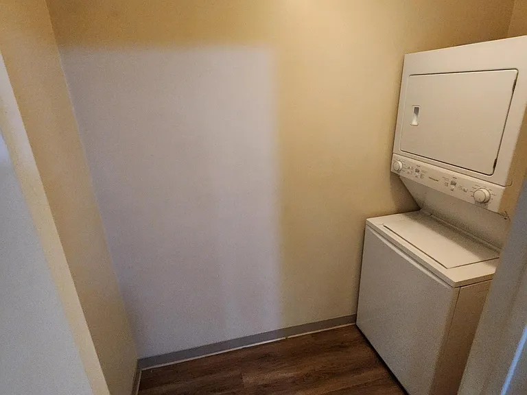 224 W 22nd St #1 — Photo 13