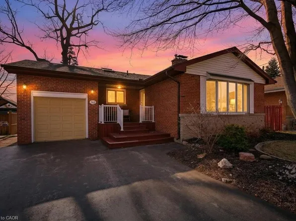 362 Pepper Dr, Burlington, ON L7R 3C9