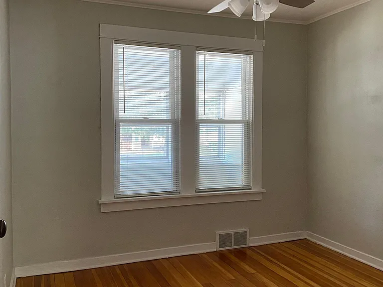 411 Washington St — Photo 11