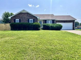 3389 Endsworth Dr, Clarksville, TN