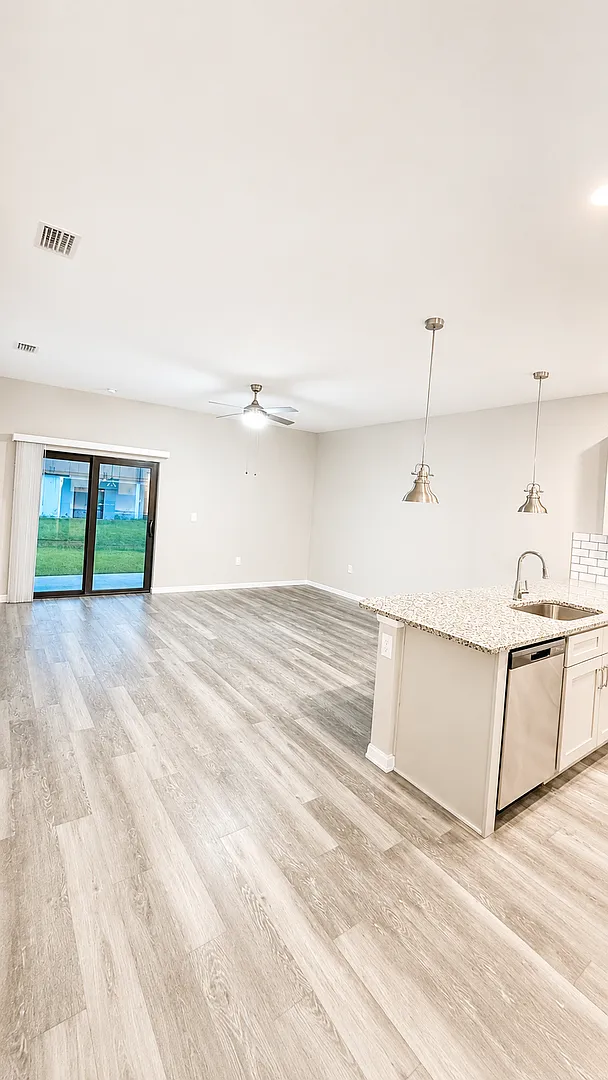 Hidden Gem! Beautiful 3/2 Duplex — Photo 3