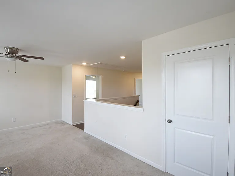 421 Southbridge Pass — Photo 64