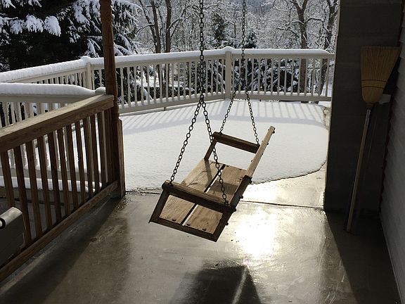SIDE PORCH