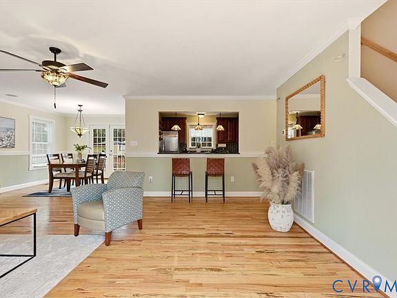 2nd image of 208 S Kalmia Ave