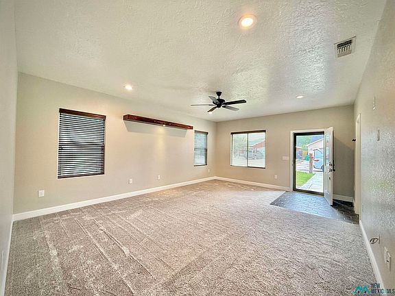 4th image of 800 W Cottonwood Ave