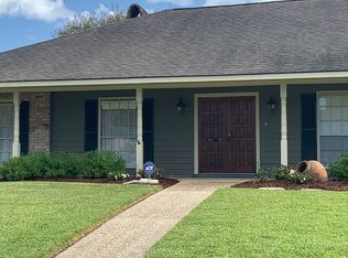 1177 Ashland Dr, Baton Rouge, LA 70806