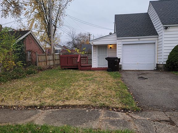 3rd image of 3815 Columbine Pl