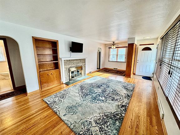 4th image of 2921 Wellington Rd