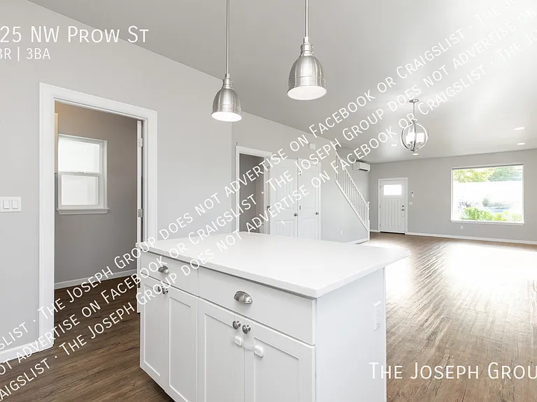 625 NW Prow St — Photo 14