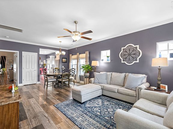 5th image of 811 Goswell Dr