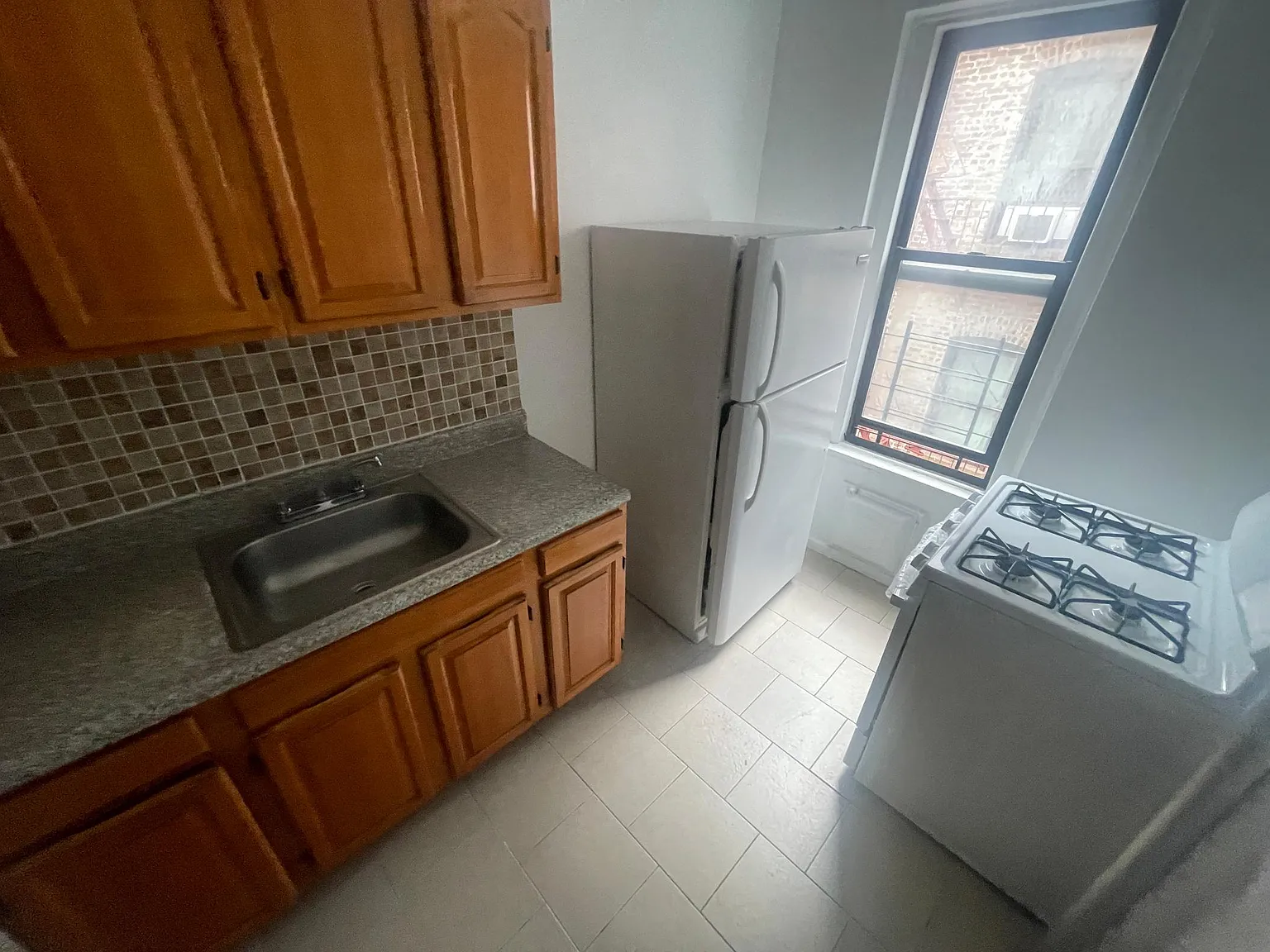 2964 Perry Ave — Photo 4