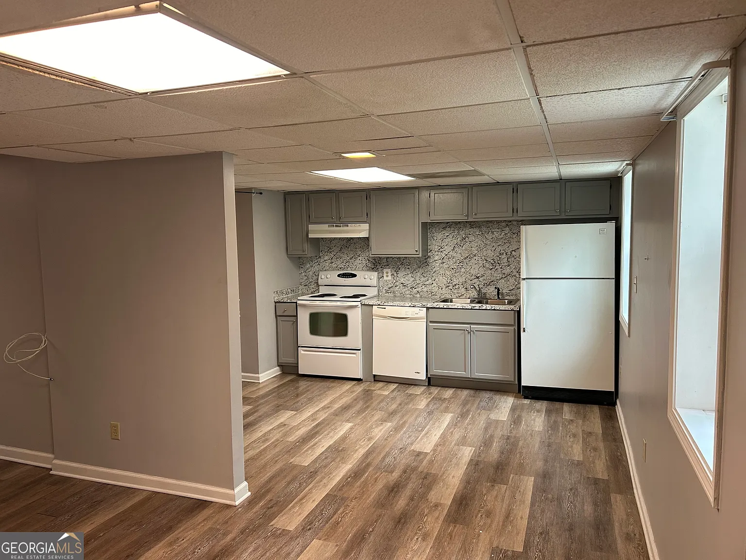 2 bed, 1.0 bath, $1,250 — Photo 2