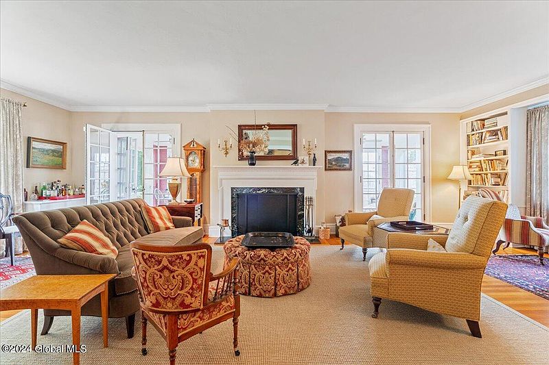 4th image of 7 Westover Road