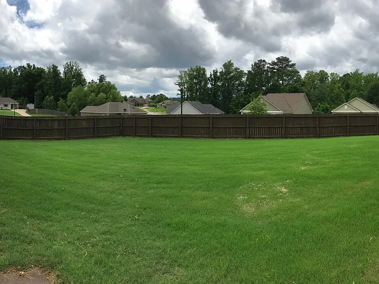2418 Churchill Cir — Photo 17