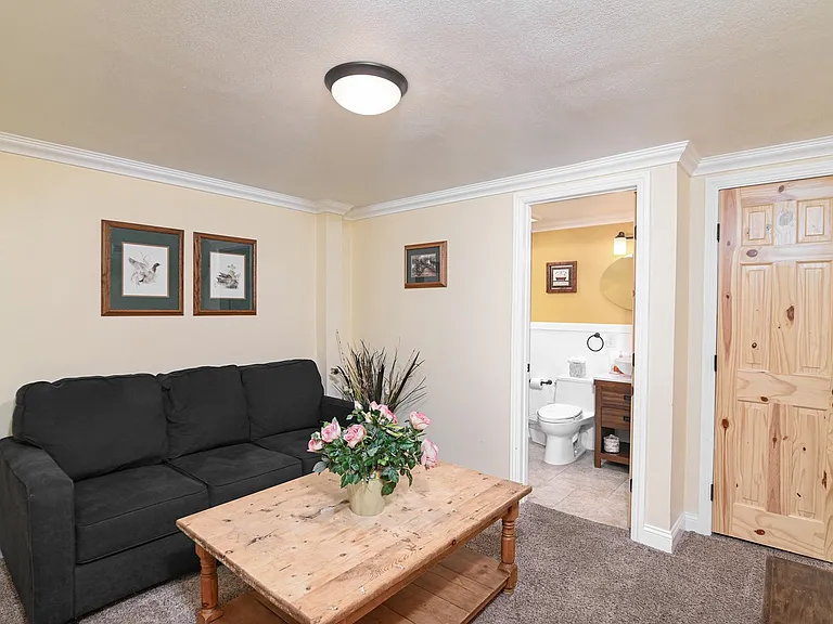 465 Kent Way — Photo 21