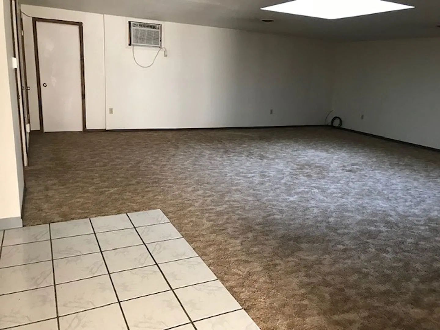 X-Large One Bedroom ground level apartment in Evans City area — Photo 4